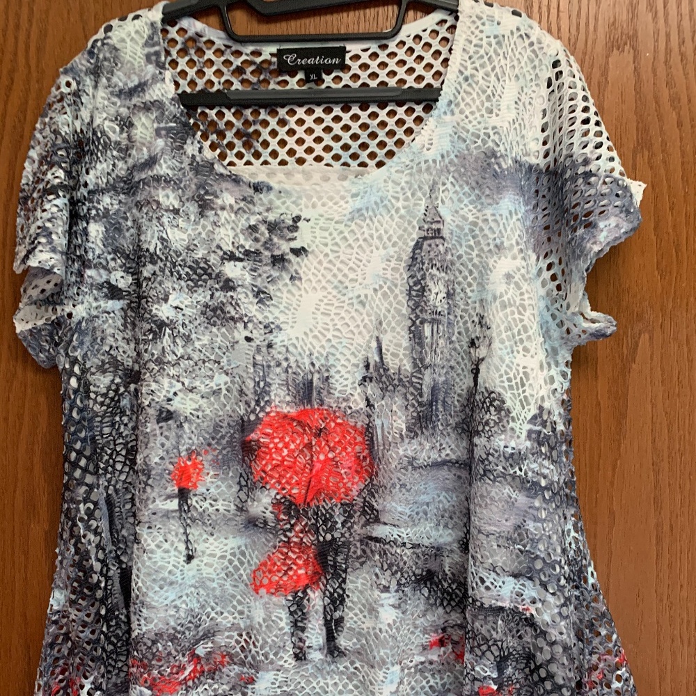 woman's top/blouse